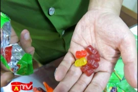 CAQ Hoàn Kiếm phát hiện gần 80 nghìn sản phẩm bánh kẹo Trung Quốc