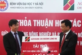 Agribank tài trợ 1,3 tỷ đồng cho Bệnh viện Đại học Y Hà Nội