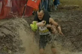 Cuộc thi vác vợ vượt chướng ngại vật tại Mỹ