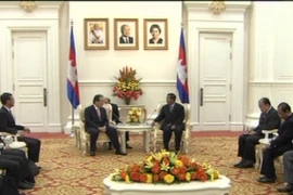 Nhật Bản và Campuchia bàn thảo về tranh chấp lãnh thổ trên biển Hoa Đông