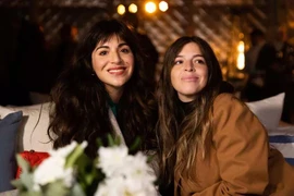 Bí ẩn chuyện con gái Maradona nhờ nhà tâm linh gọi hồn gặp cha