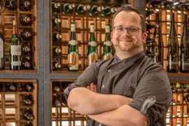 Đầu bếp nổi tiếng phục vụ ĐT Anh phải ký cam kết bí mật