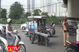 Tiềm ẩn nguy cơ tai nạn giao thông từ những chiếc xe chở hàng cồng 