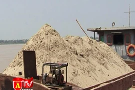 Quyết chặn nạn " cát tặc " lộng hành 