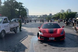 Lái xe Ferrari gây tai nạn đã ra đầu thú tại Công an Hà Nội