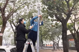 Vận động nhân dân hỗ trợ lắp đặt 1.000 mắt camera toàn phường Mễ Trì
