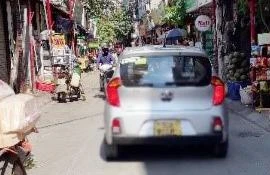 Xử phạt lái xe đi vào đường cấm qua tin báo Facebook