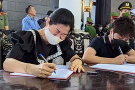 Nước mắt trong ngày tiễn biệt 3 liệt sỹ về đất Mẹ