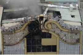 Số nạn nhân tử vong trong vụ cháy quán karaoke ở Bình Dương đã là 14!