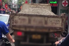 Xử phạt 2,5 triệu đồng lái xe đi vào đường cấm qua tin báo trên Facebook