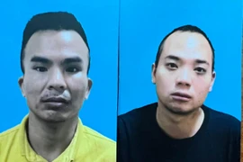 Đập kính xe ô tô để ép mang vào bãi gửi