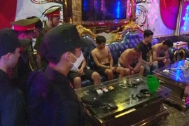 ‘Bữa tiệc’ bay lắc với hàng chục đối tượng trong quán karaoke Thiên Đường II
