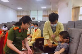 Sẻ chia yêu thương với những đứa trẻ thiệt thòi