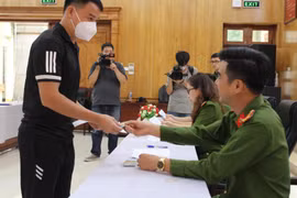 Nghẹn ngào nước mắt ngày đoàn tụ của các phạm nhân được đặc xá