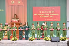 300 tân sỹ quan Cảnh sát nhận nhiệm vụ công tác mới 