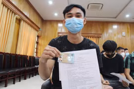 Hình ảnh đẹp ngày trở về của những phạm nhân được đặc xá