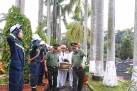 Đưa liệt sỹ Nguyễn Đình Phúc về nơi an nghỉ cuối cùng