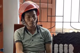 Nghi án người đàn ông tâm thần xông vào nhà hàng xóm đâm chém loạn xạ, 1 người tử vong