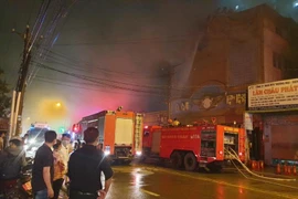 Cháy quán karaoke tại Bình Dương, 7 người đã tử vong