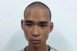 Tụ tập bầy đàn, vác dao đi cướp, nuôi gái trẻ làm “đồ chơi”