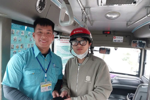 Hơn 3.000 khách đi xe buýt bỏ quên tài sản được trả lại