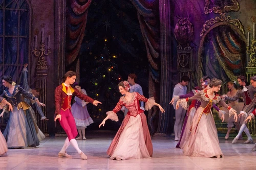 Ballet và giao hưởng kể những câu chuyện vượt thời gian 