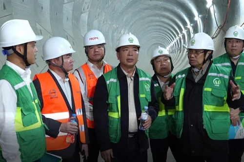 Thủ tướng: Đường sắt đô thị có vai trò đặc biệt quan trọng trong kết nối đô thị