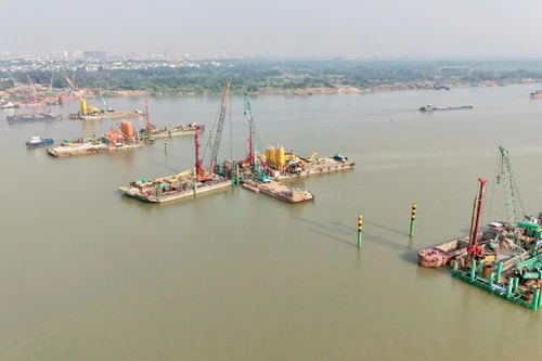 Công trường cầu Trần Hưng Đạo rộn ràng xuyên Tết, mục tiêu “cán đích” giữa năm 2027 