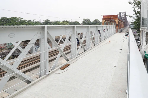 Cầu Long Biên thông xe trở lại từ hôm nay