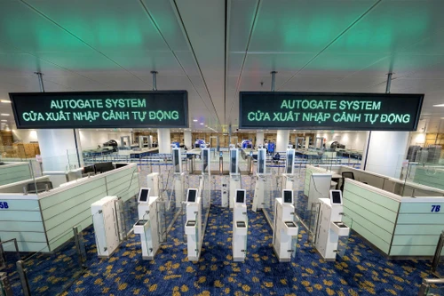 Thủ tục tự động tại Nhà ga T2 Nội Bài thực hiện ra sao?