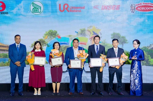 Acecook Việt Nam 3 năm liên tiếp được vinh danh TOP 100 doanh nghiệp bền vững