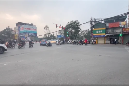 Hà Nội xén hè, dải phân cách mở rộng 12 nút giao “nóng” để giảm ùn tắc