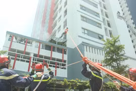 Hà Nội huy động hơn 4.000 người và trực thăng diễn tập chữa cháy quy mô lớn tại Ocean Park