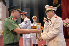 Giám đốc Công an thành phố Hà Nội: “Cấp bậc hàm càng cao, trách nhiệm càng nặng nề”