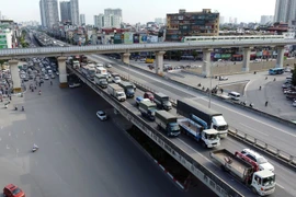 Hà Nội: Thí điểm hạn chế phương tiện vào Vành đai 3 trên cao giờ cao điểm từ tháng 1/2026