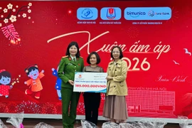 Học viện Cảnh sát nhân dân mang Tết ấm đến với bệnh nhi