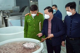 UBND TP Hà Nội vừa ra quyết định thành lập 3 đoàn kiểm tra liên ngành ATTP dịp Tết Bính Ngọ và Lễ hội Xuân 2026. Đợt kiểm tra đột xuất diễn ra tại 126 xã, phường từ tháng 12/2025.