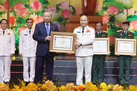 Công an Hà Nội vinh dự đón nhận danh hiệu Anh hùng Lực lượng vũ trang nhân dân lần thứ IV 