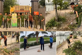 Gác lại ngày nghỉ, chiến sĩ Công an Thủ đô cùng bà con làm sạch đường quê