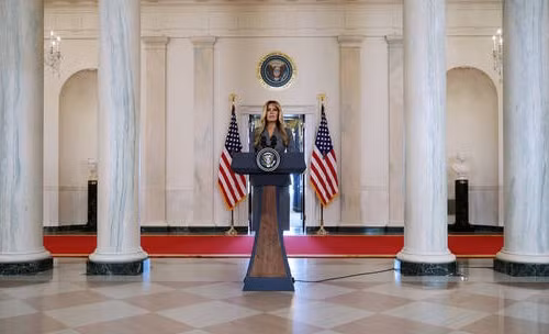 Đệ nhất phu nhân Mỹ Melania Trump tuyên bố bất ngờ về vụ Epstein