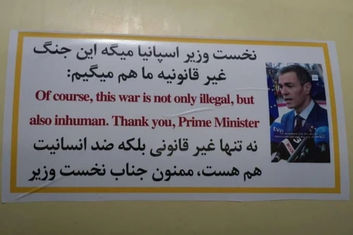 Iran dán khẩu hiệu phản chiến của Thủ tướng Tây Ban Nha lên tên lửa bắn vào Israel