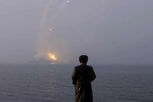 Triều Tiên phóng 10 quả tên lửa đạn đạo ra vùng biển phía Đông