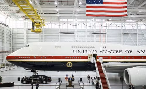 Nhà Trắng triệu tập phóng viên New York Times về bài báo liên quan đến chuyên cơ Air Force One