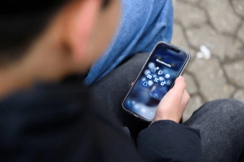 Nhật Bản: Hơn 1.500 trẻ em là nạn nhân của tội phạm mạng xã hội 