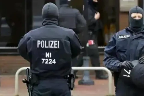 Hai nhà ga trung tâm ở Đức bị đe dọa đánh bom