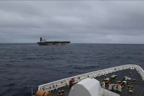 Tàu chở dầu của Mỹ bị đánh chìm ở vịnh Ba Tư sau khi phớt lờ cảnh báo