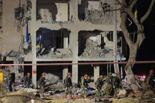 Iran đe dọa tấn công tất cả hạ tầng năng lượng sau tối hậu thư của ông Trump