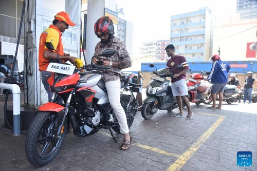 Sri Lanka phân phối nhiên liệu qua mã QR do lo ngại nguồn cung