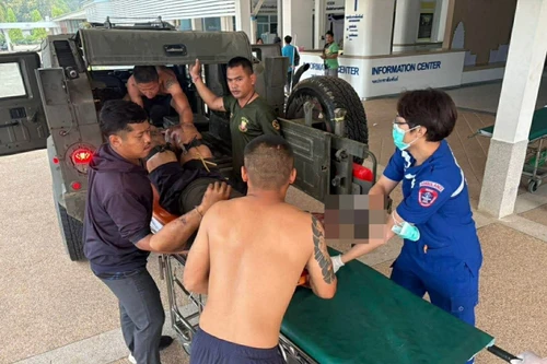 Binh sĩ Thái Lan mất chân trong vụ nổ mìn ở biên giới với Campuchia