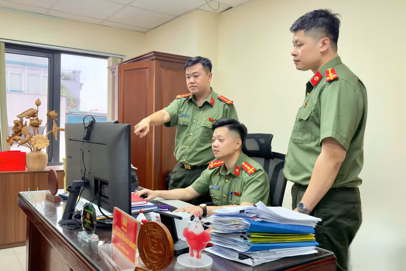 ban-thanh-nien.jpg